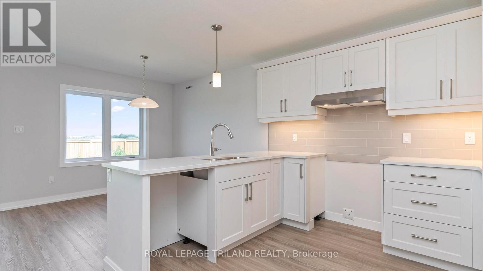 47 Harrow Lane, St. Thomas, Ontario  N5R 0P3 - Photo 3 - X12716028