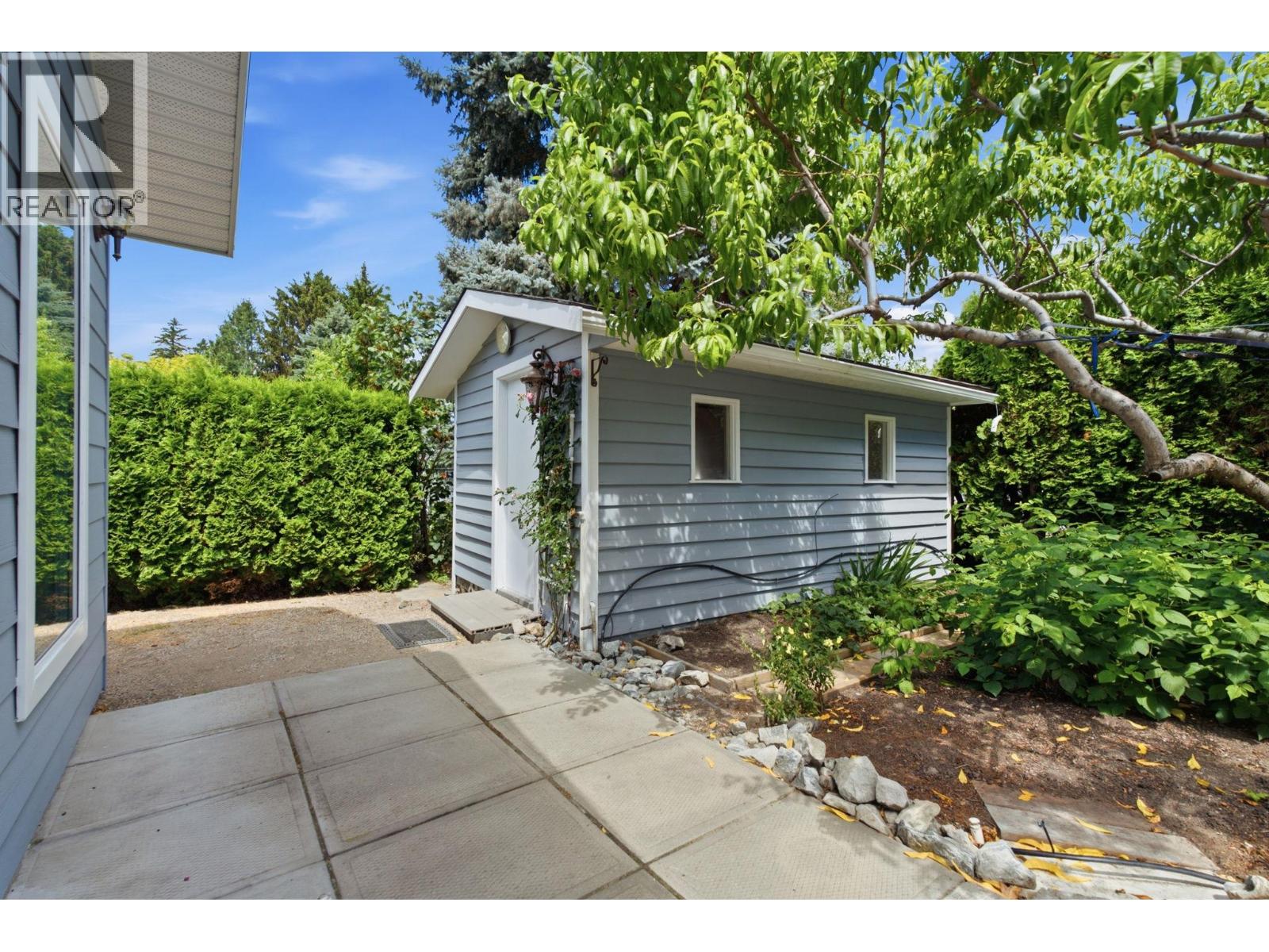 4345 Dunvegan Court, Kelowna, British Columbia  V1W 1S9 - Photo 46 - 10393455