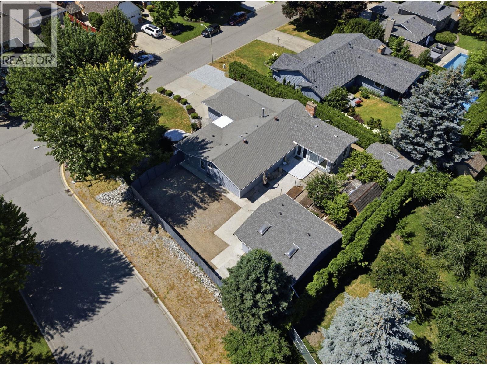 4345 Dunvegan Court, Kelowna, British Columbia  V1W 1S9 - Photo 59 - 10393455
