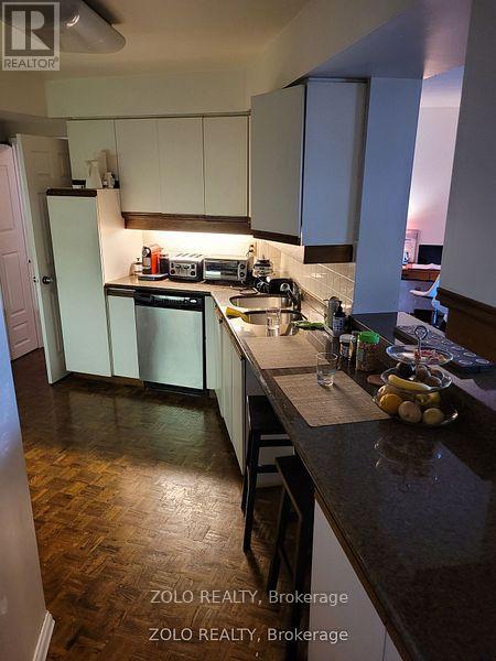 Primary Room In 1402 - 15 Mcmurrich Street, Toronto, Ontario  M5R 3M6 - Photo 6 - C13520508