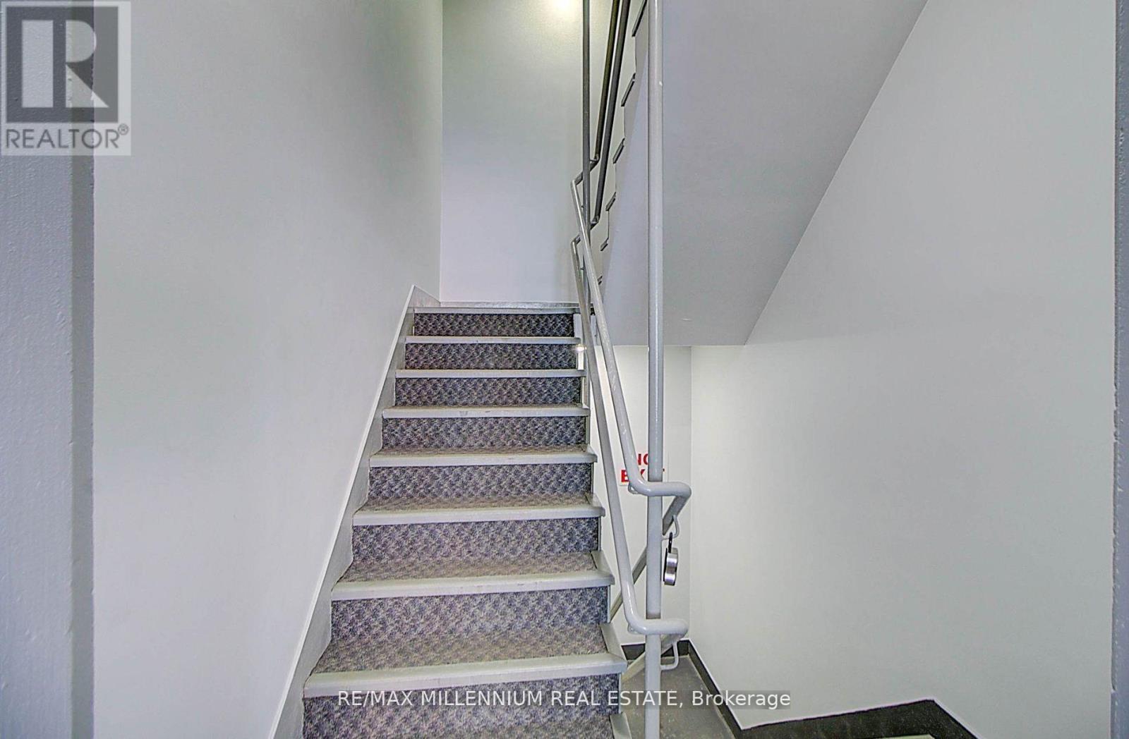 302 - 101 Dundas Street W, Whitby, Ontario  L1N 2M2 - Photo 3 - E13520468