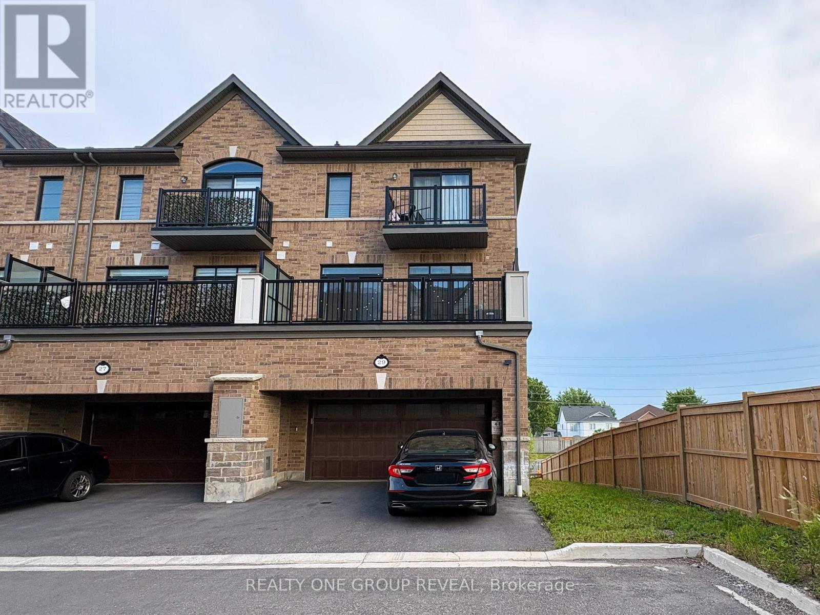 29 Icemaker Way, Whitby, Ontario  L1P 0L5 - Photo 2 - E13520490