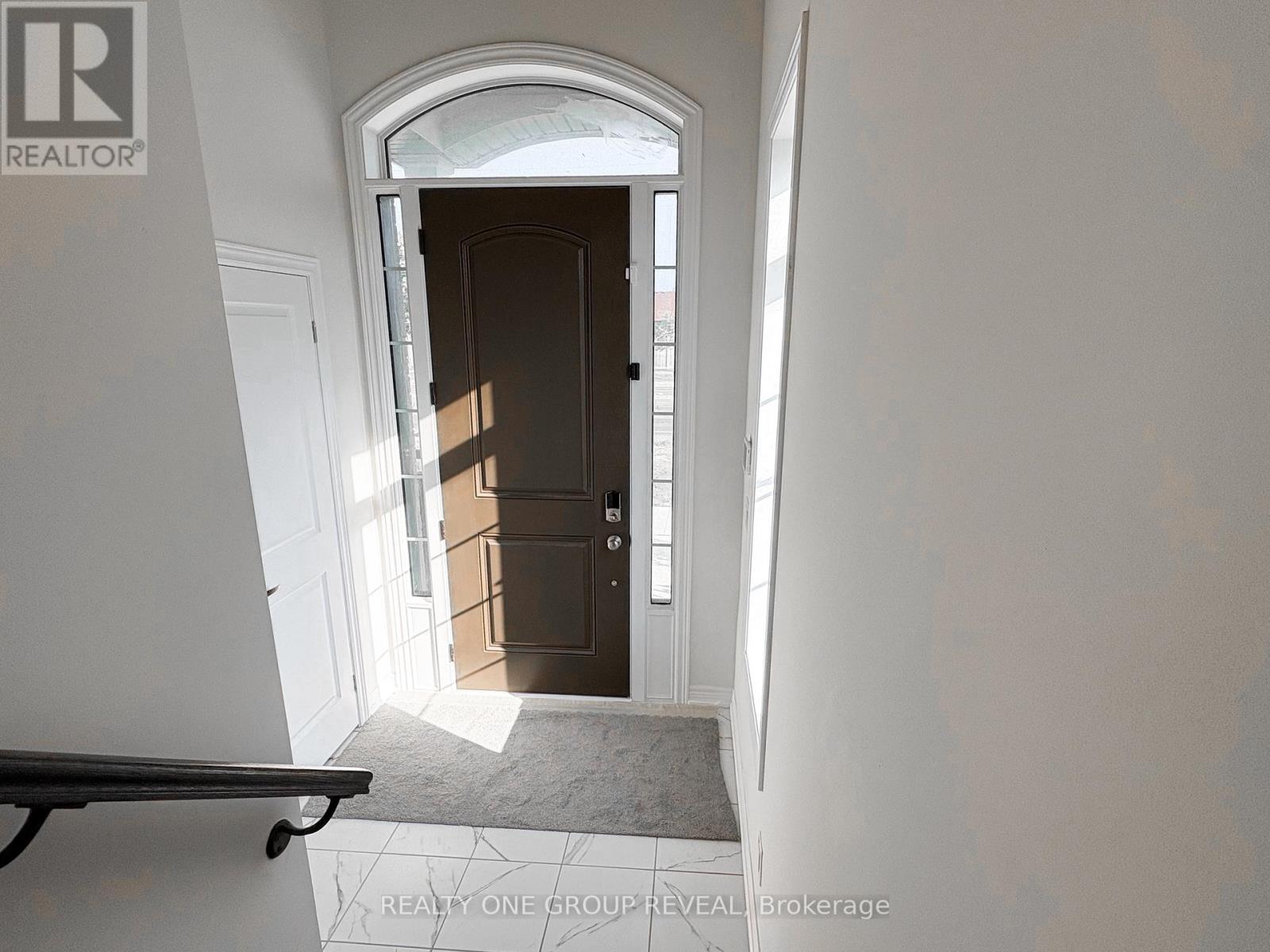 29 Icemaker Way, Whitby, Ontario  L1P 0L5 - Photo 3 - E13520490