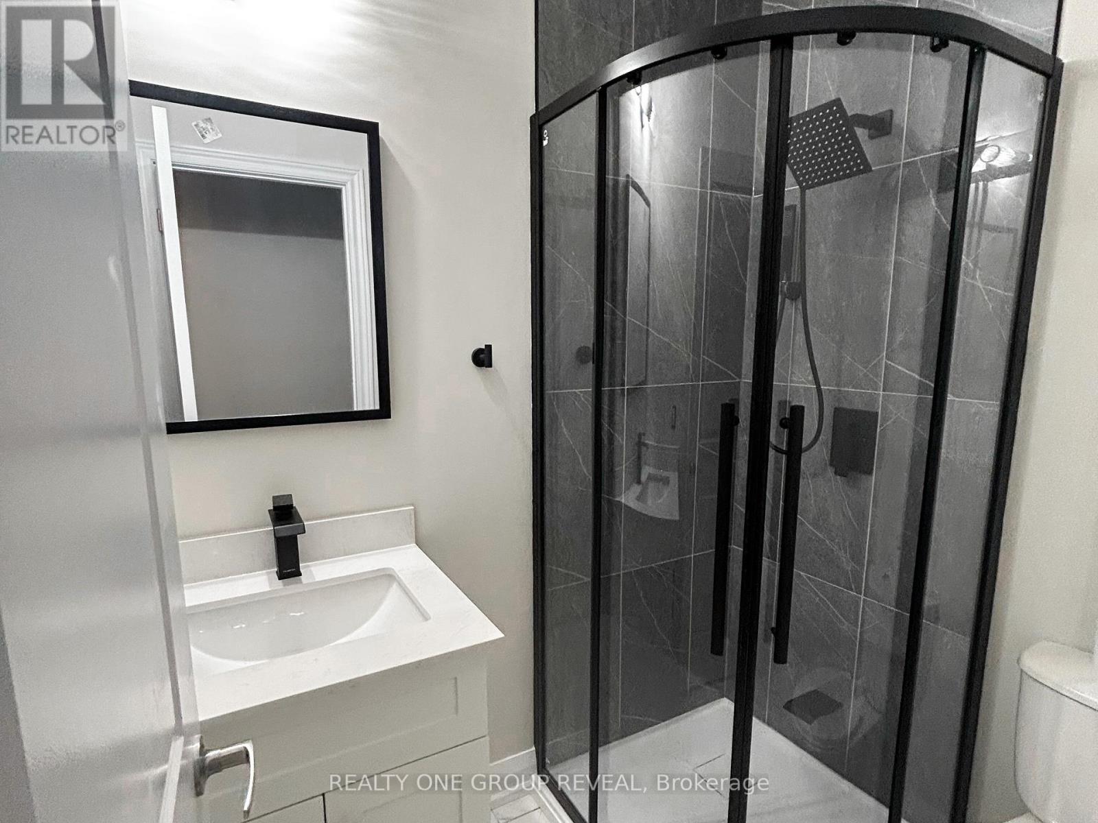 29 Icemaker Way, Whitby, Ontario  L1P 0L5 - Photo 4 - E13520490