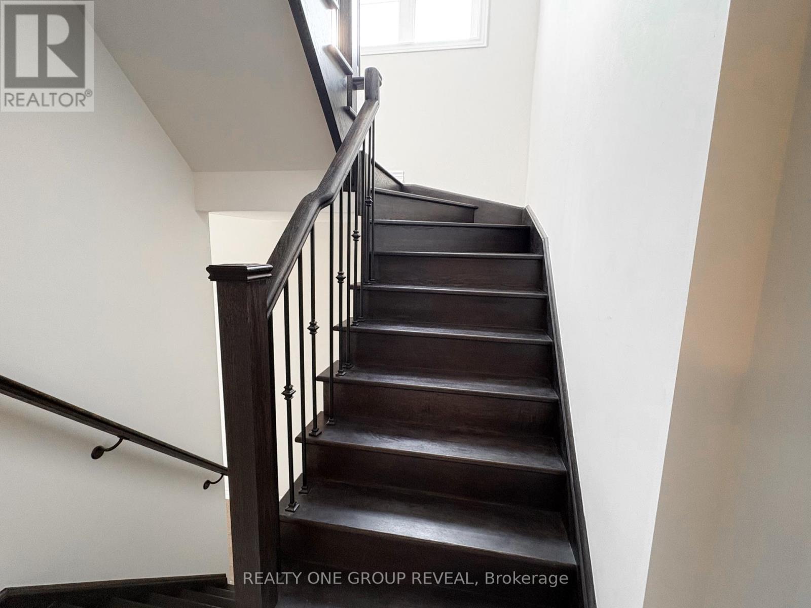 29 Icemaker Way, Whitby, Ontario  L1P 0L5 - Photo 6 - E13520490