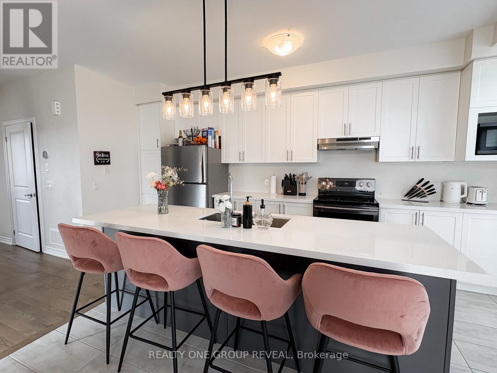 29 Icemaker Way, Whitby, Ontario  L1P 0L5 - Photo 7 - E13520490