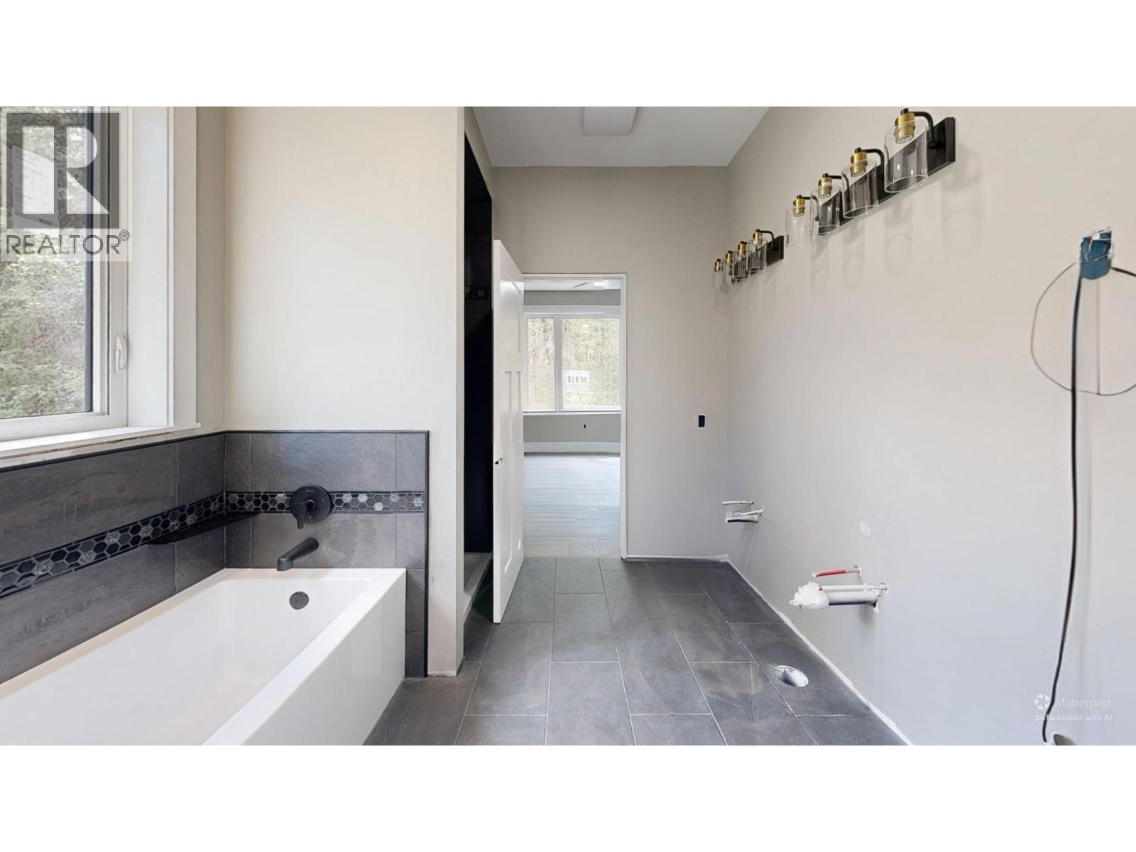 5336 Thompson Road, 108 Mile Ranch, British Columbia  V0K 2Z0 - Photo 14 - R3082936