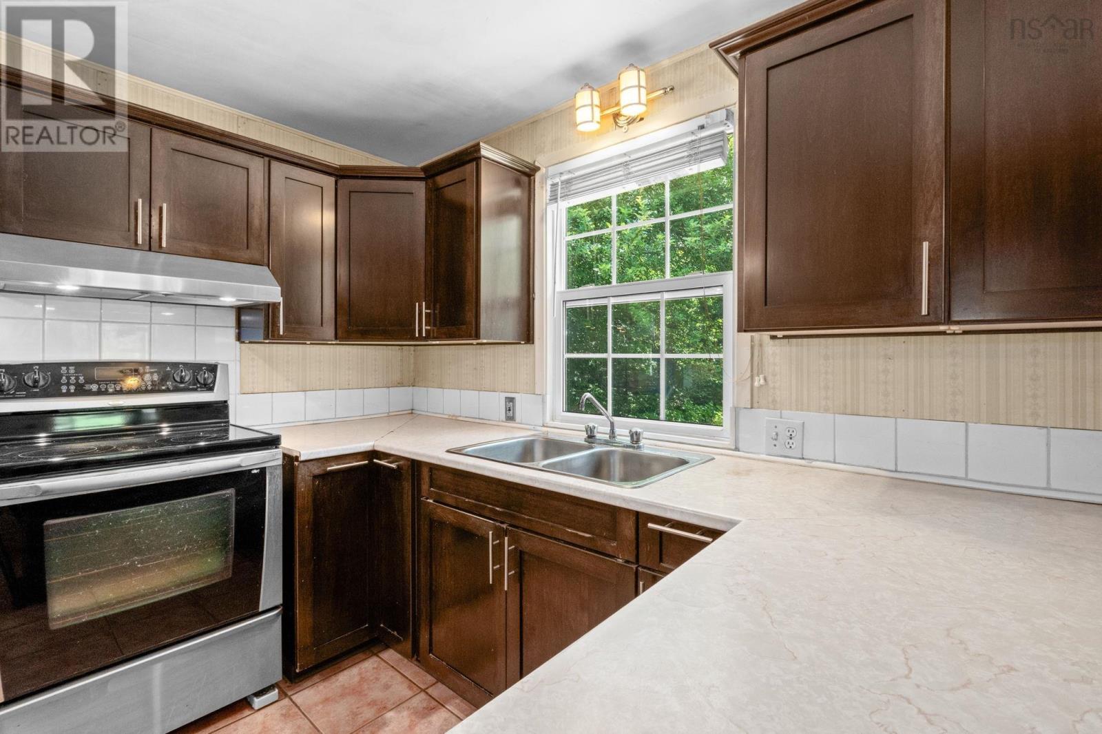 161 Lakeview Road, Lakeview, Nova Scotia  B4C 4C7 - Photo 15 - 202616490