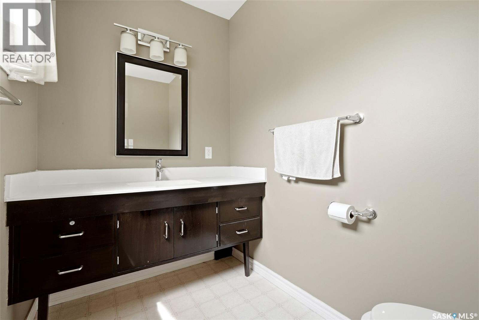 2305 Parliament Avenue, Regina, Saskatchewan  S4S 4G5 - Photo 14 - SK041455