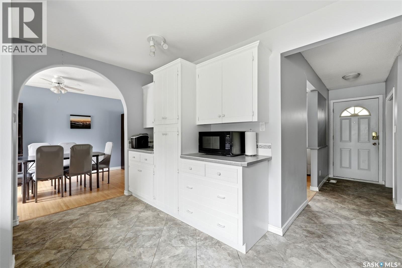 2305 Parliament Avenue, Regina, Saskatchewan  S4S 4G5 - Photo 8 - SK041455