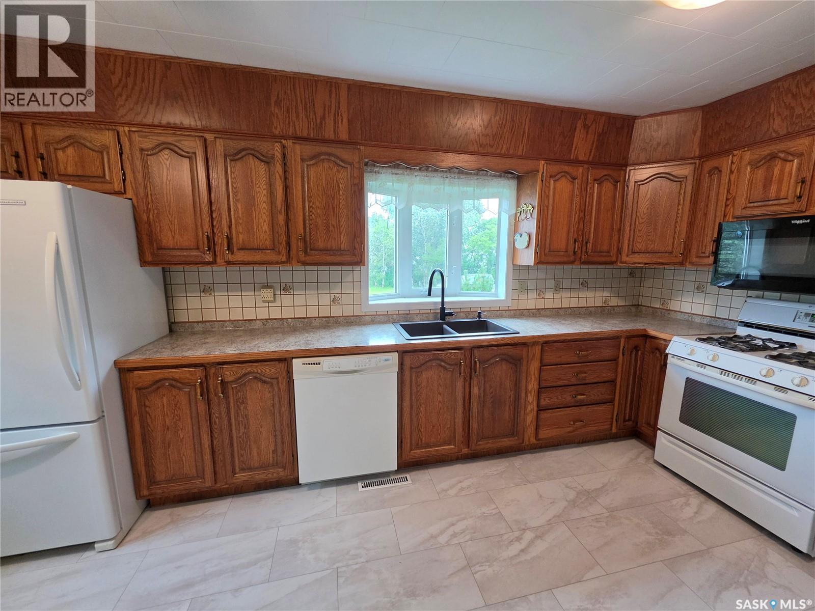 Peiffer Acreage, Maidstone, Saskatchewan  S0M 1M0 - Photo 6 - SK041434