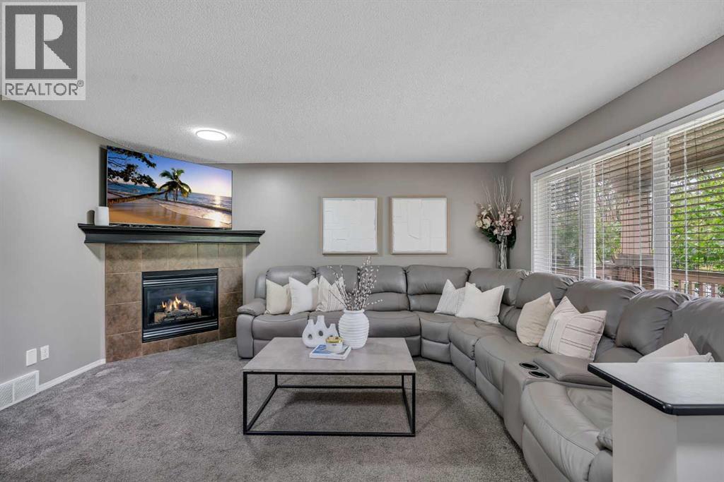 12 Copperfield Rise Se, Calgary, Alberta  T2Z 4R6 - Photo 9 - A2325983