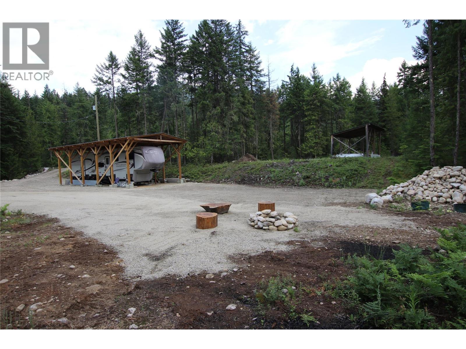 854 Alexander Road, Nakusp, British Columbia