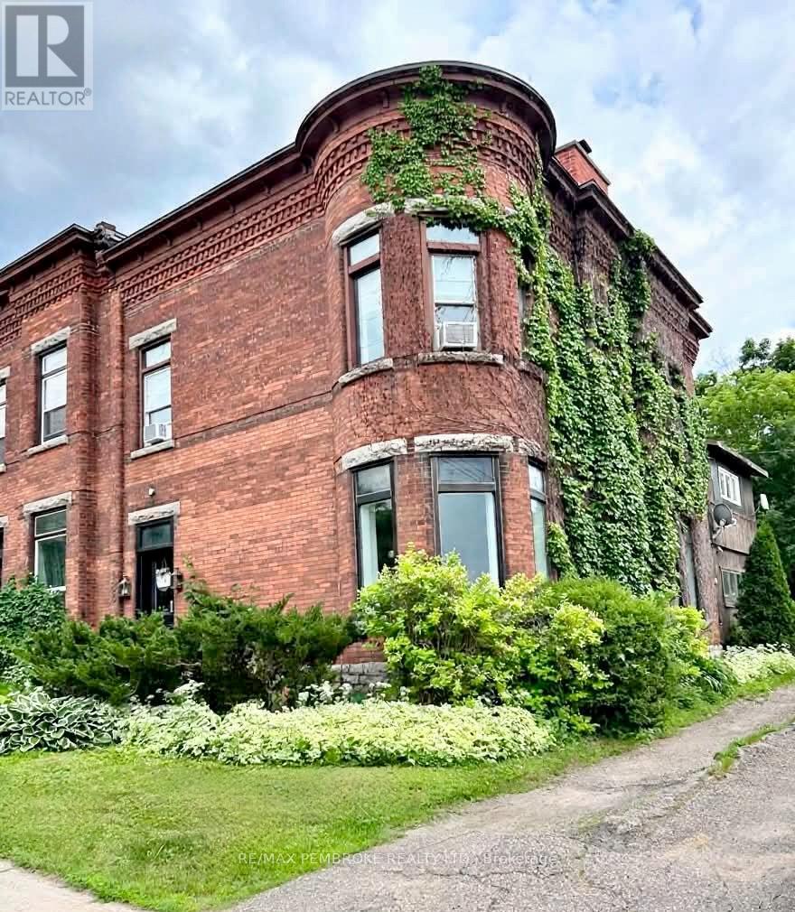 188 Esther Street, Pembroke, Ontario  K8A 3C2 - Photo 1 - X13520580
