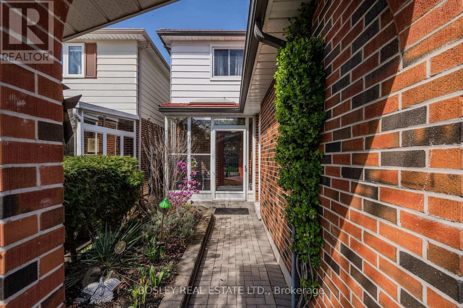 171 Simonston Boulevard, Markham, Ontario  L3T 4M1 - Photo 3 - N13222504