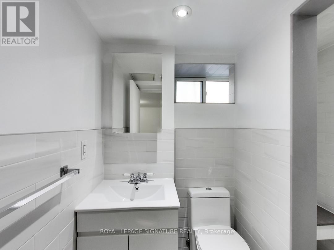 Bsmt - 896 Bathurst Street, Toronto, Ontario  M5R 3G3 - Photo 16 - C13520536
