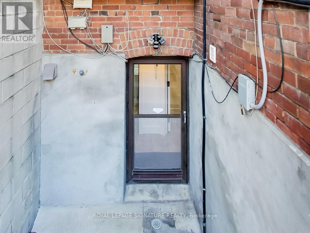Bsmt - 896 Bathurst Street, Toronto, Ontario  M5R 3G3 - Photo 33 - C13520536