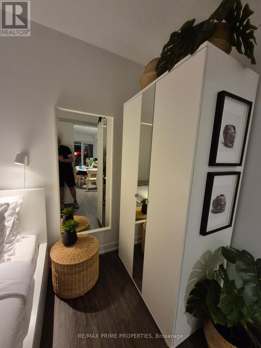 3215 - 88 Queen Street E, Toronto, Ontario  M5C 0B6 - Photo 2 - C13520544
