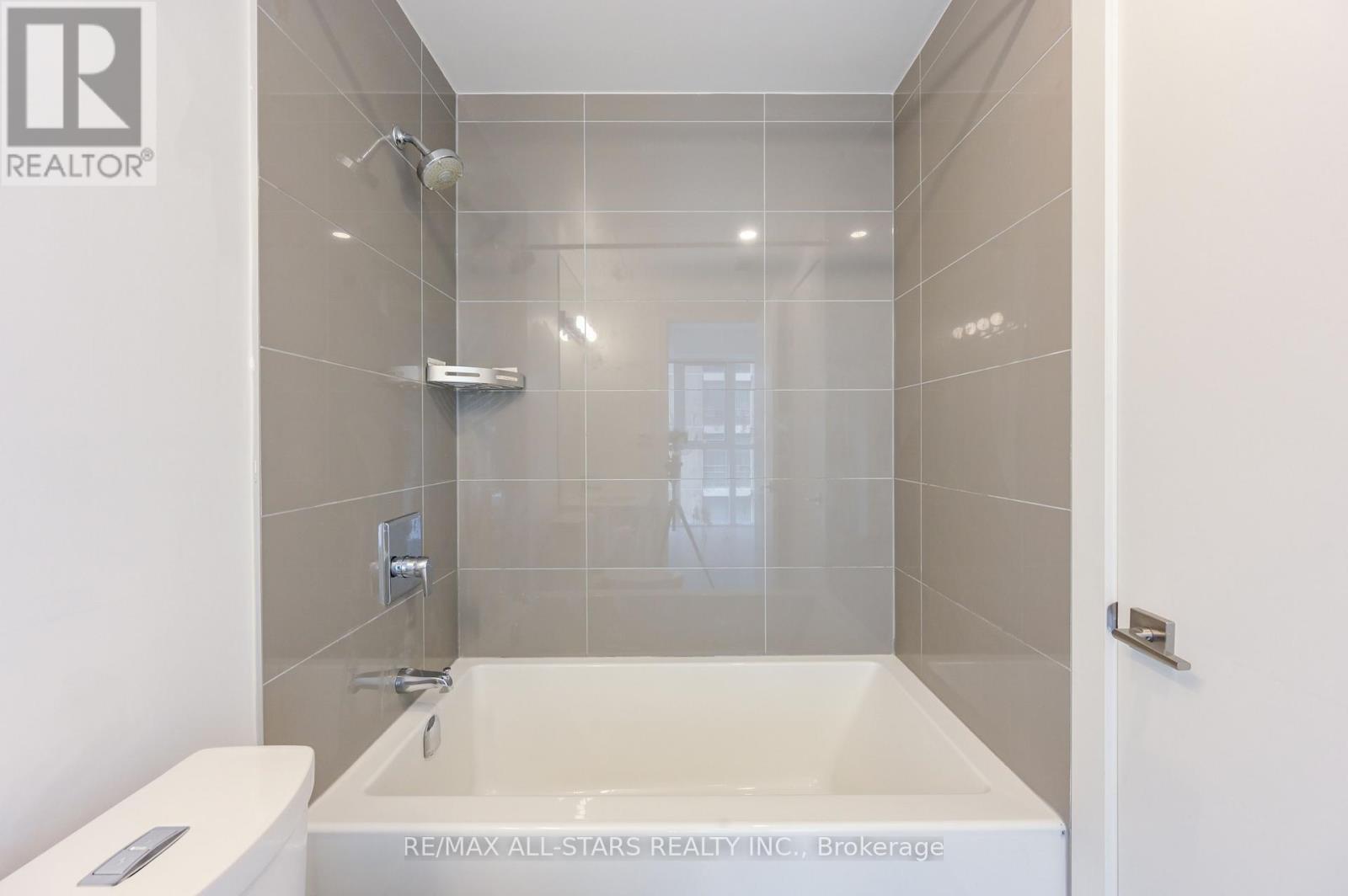 1001 - 609 Avenue Road, Toronto (Yonge-St. Clair), Ontario  M4V 0B1 - Photo 11 - C13520650