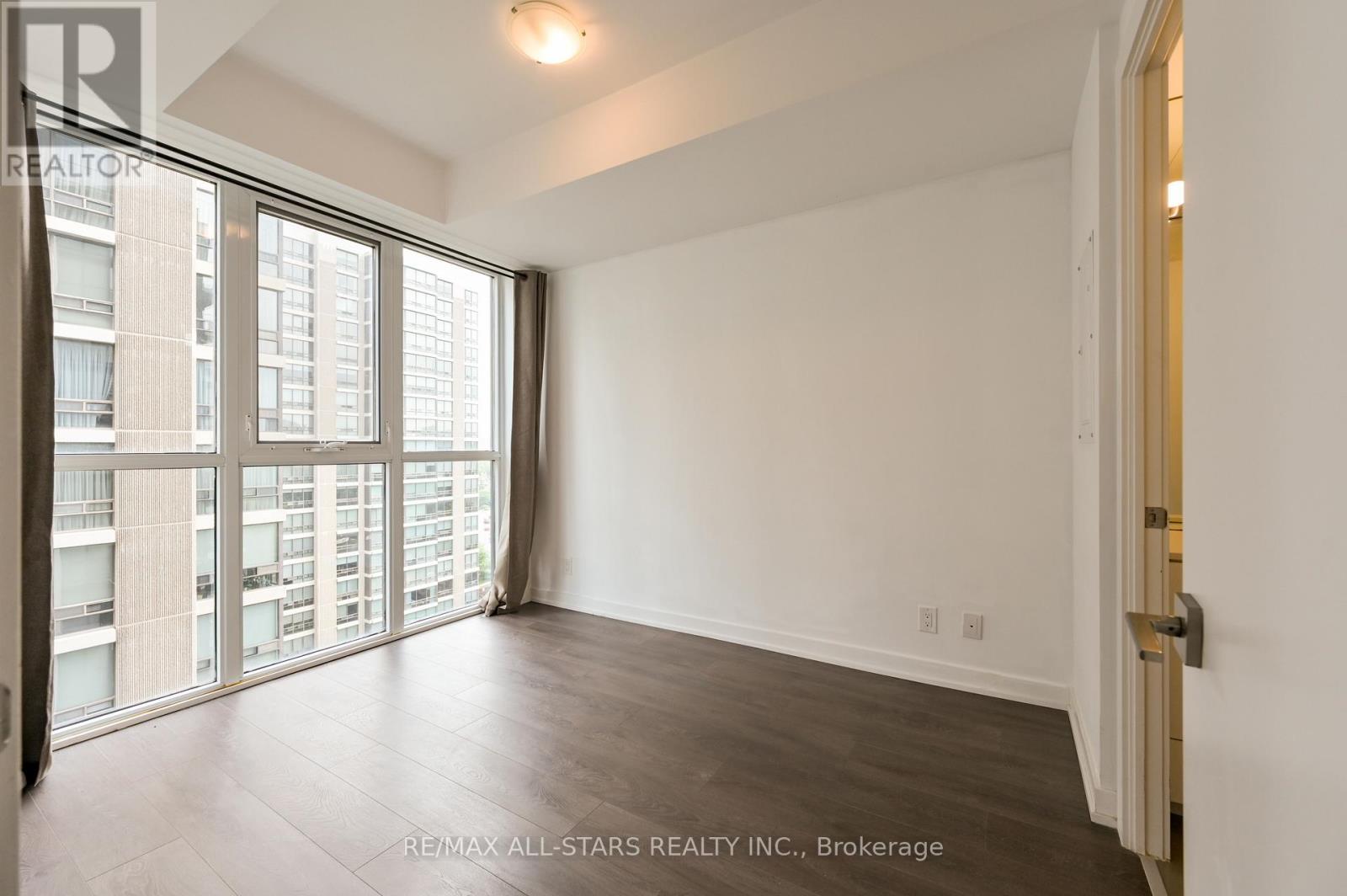 1001 - 609 Avenue Road, Toronto (Yonge-St. Clair), Ontario  M4V 0B1 - Photo 8 - C13520650