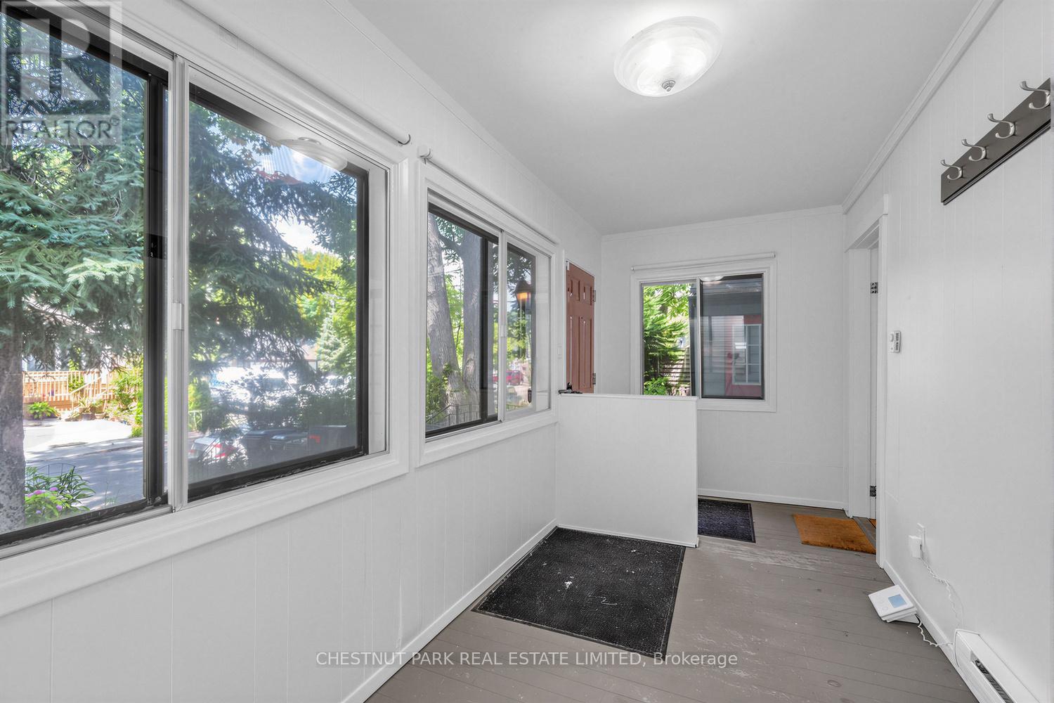 25 Kenworthy Avenue, Toronto, Ontario  M1L 3B1 - Photo 4 - E13520684