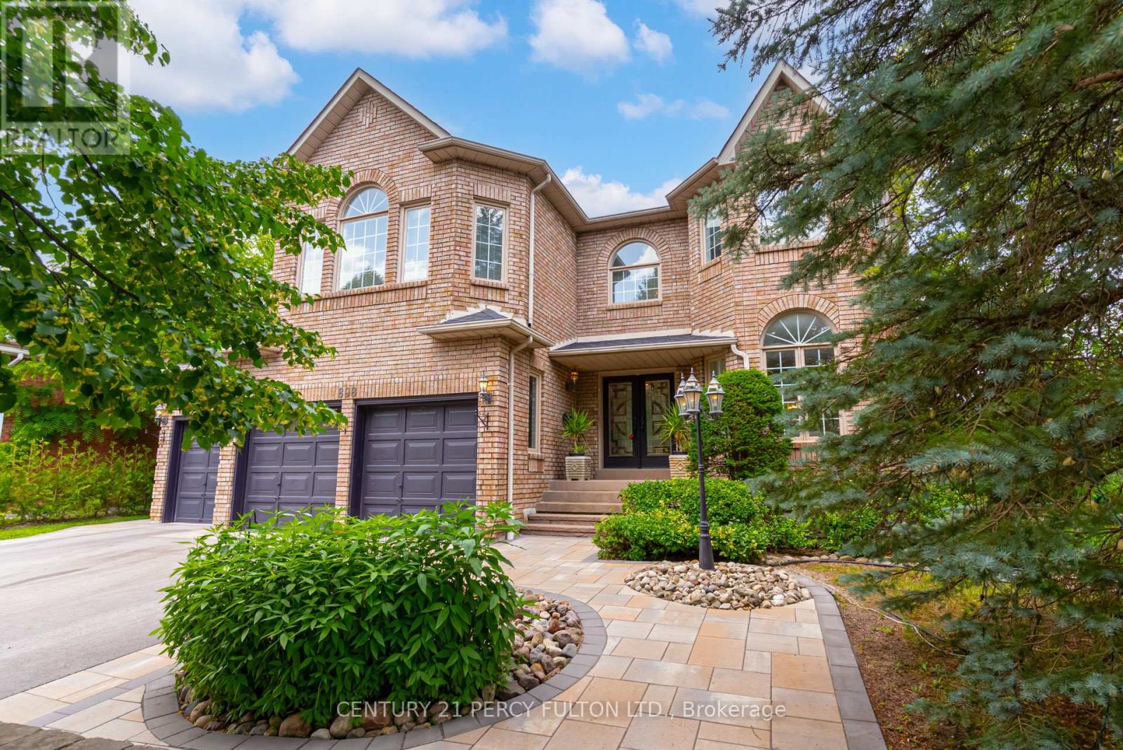 898 Baylawn Drive, Pickering, Ontario  L1X 2N7 - Photo 2 - E13520716