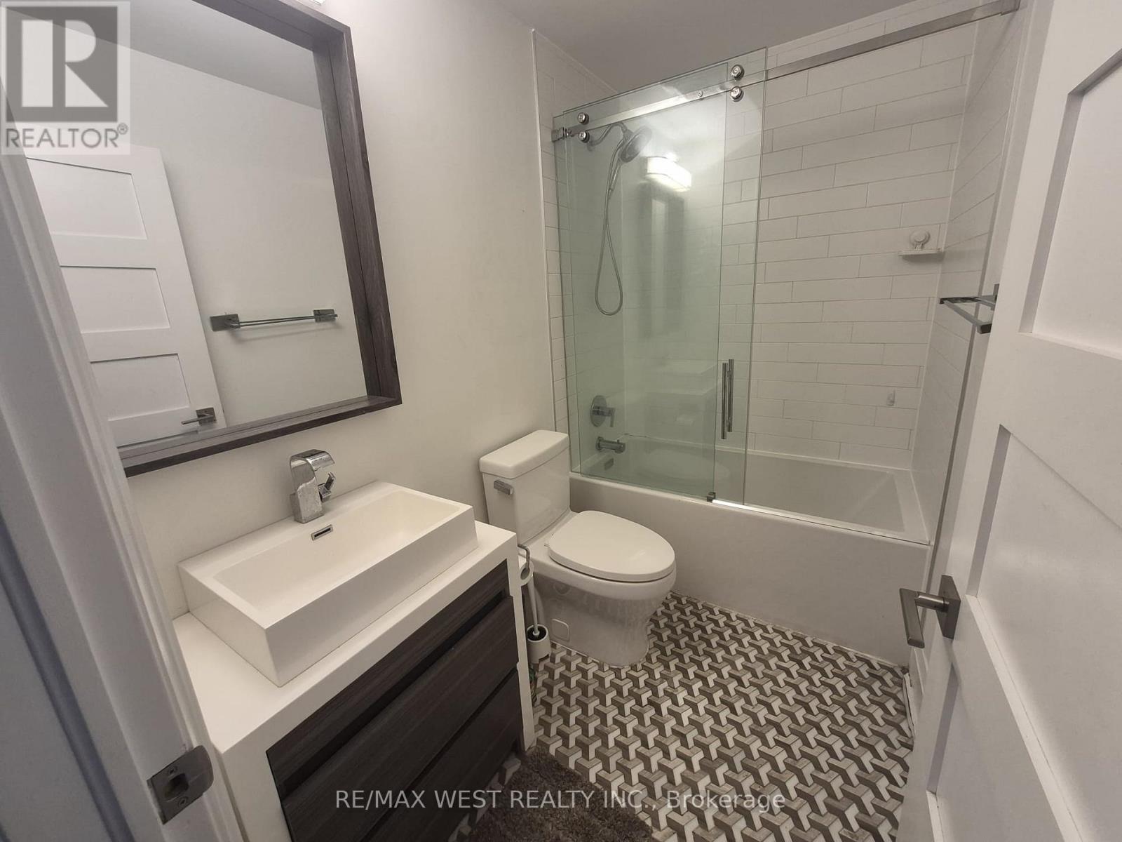 33 - 3020 Cedarglen Gate, Mississauga, Ontario  L5C 4S7 - Photo 11 - W13520530