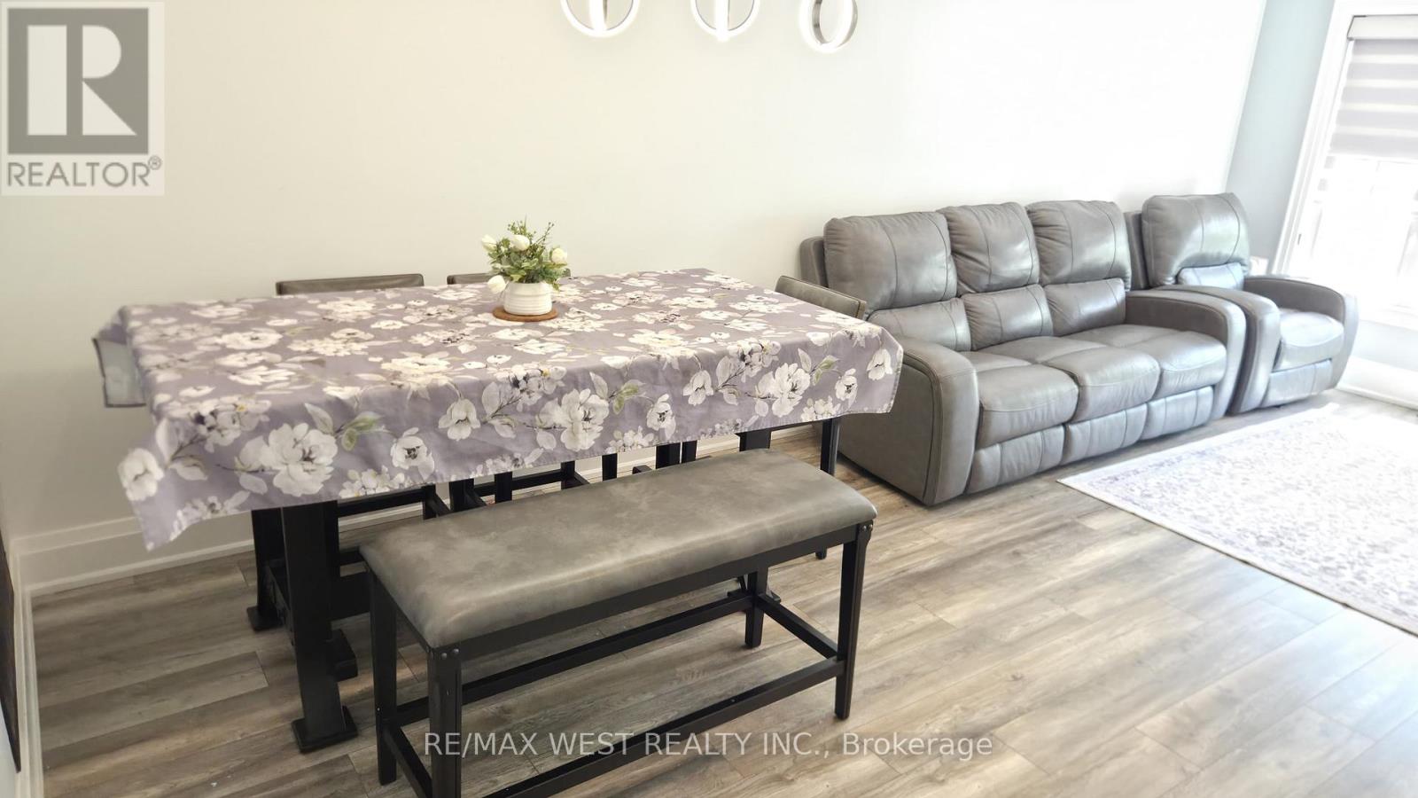 33 - 3020 Cedarglen Gate, Mississauga, Ontario  L5C 4S7 - Photo 4 - W13520530