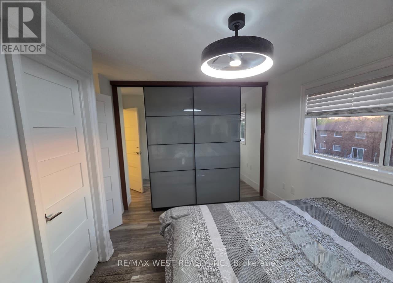 33 - 3020 Cedarglen Gate, Mississauga, Ontario  L5C 4S7 - Photo 9 - W13520530