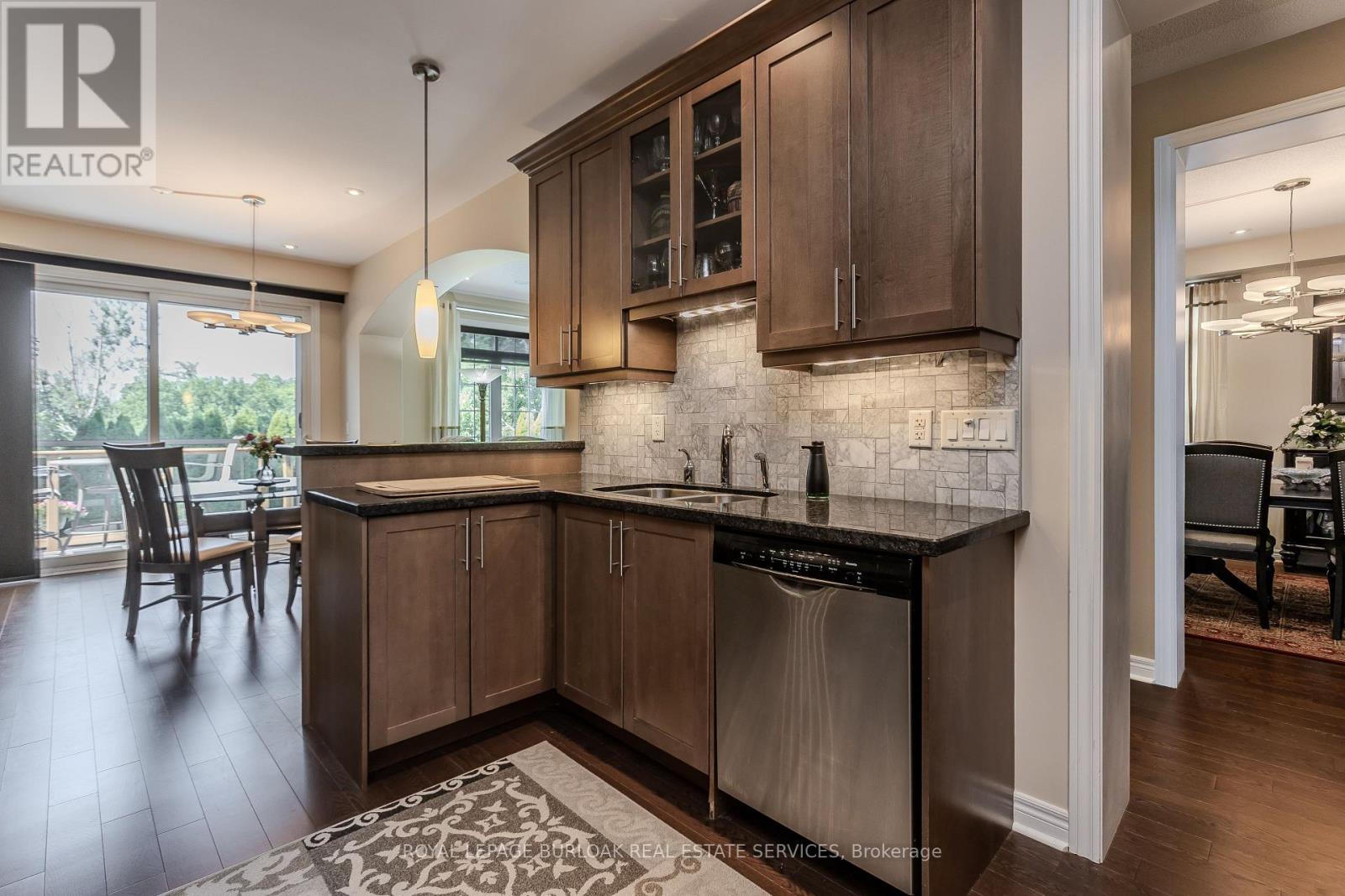 2330 Valleyridge Drive, Oakville, Ontario  L6M 5C7 - Photo 12 - W13520576