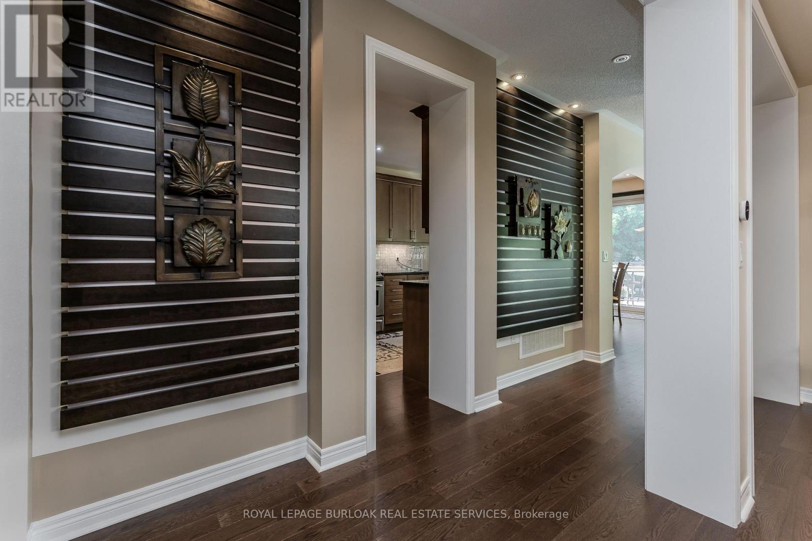 2330 Valleyridge Drive, Oakville, Ontario  L6M 5C7 - Photo 16 - W13520576
