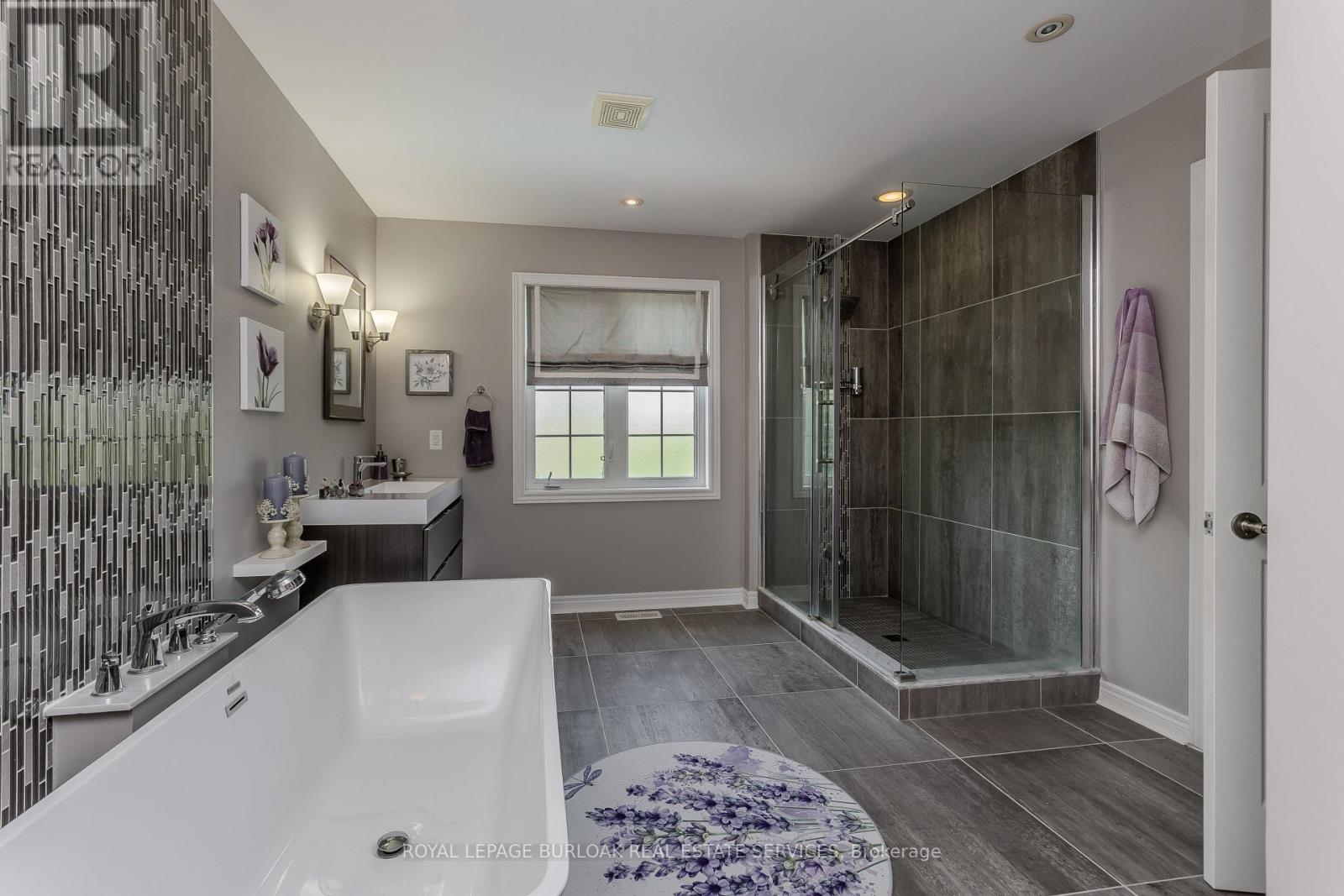 2330 Valleyridge Drive, Oakville, Ontario  L6M 5C7 - Photo 24 - W13520576