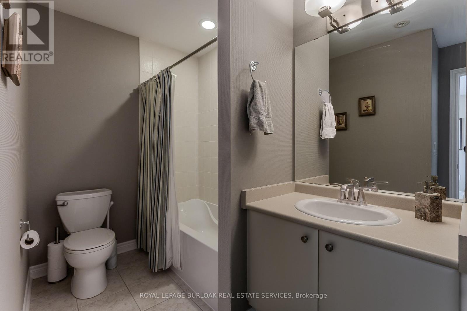 2330 Valleyridge Drive, Oakville, Ontario  L6M 5C7 - Photo 31 - W13520576