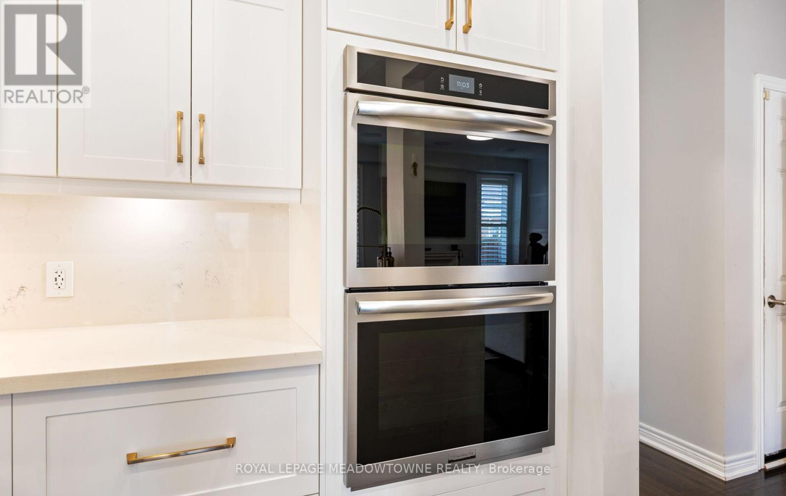 12 Shediac Road, Brampton, Ontario  L6Y 0V8 - Photo 3 - W13520722