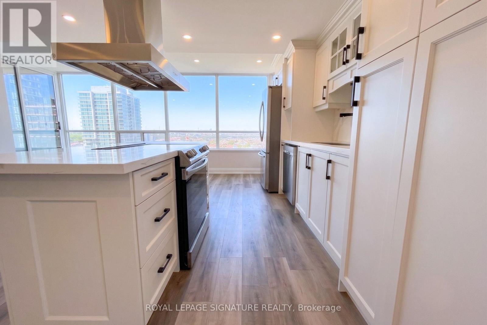 1114 - 550 Webb Drive, Mississauga, Ontario  L5B 3Y4 - Photo 2 - W13520736