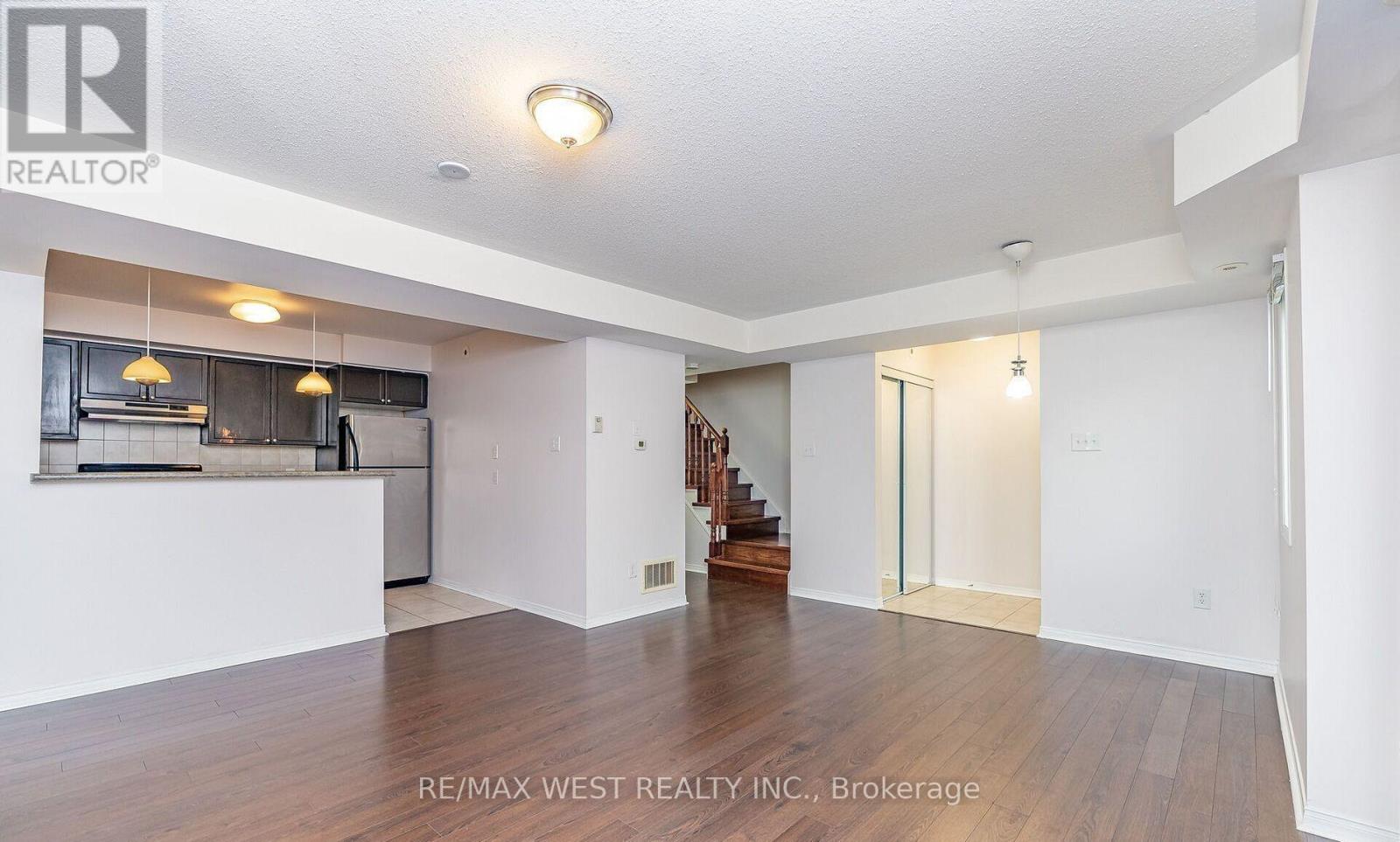 218 - 4975 Southampton Drive, Mississauga, Ontario L5M 8E1 - Photo 5 - W13518230