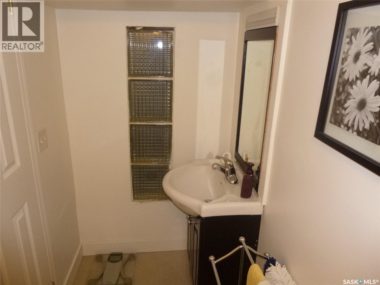 2458 Broder Street, Regina, Saskatchewan  S4N 3T2 - Photo 10 - SK041454