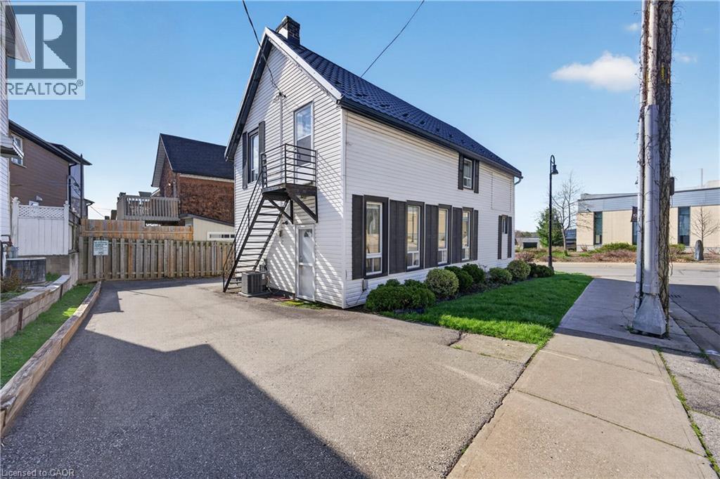 48 Carlisle Street, St. Catharines, Ontario  L2R 4H4 - Photo 3 - 40844683