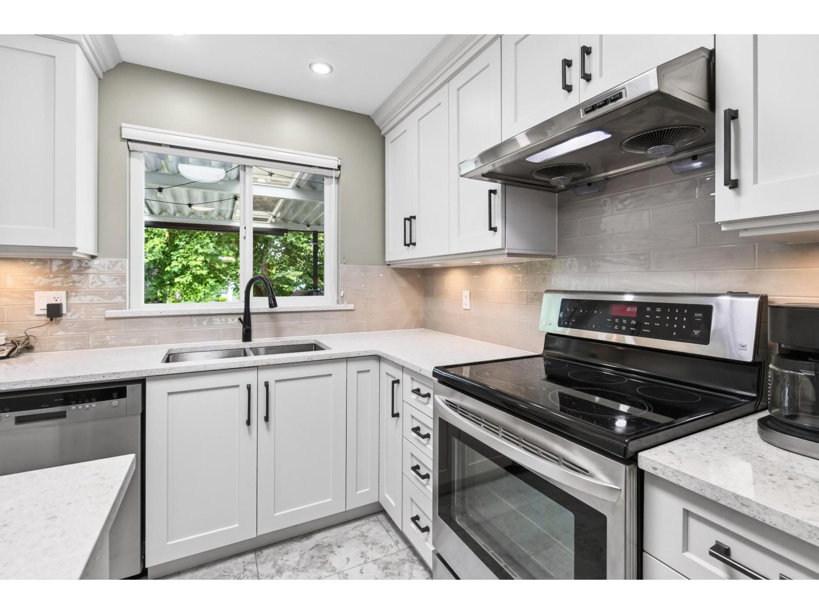 6323 Charbray Place, Surrey, British Columbia  V3S 5H6 - Photo 11 - R3142420