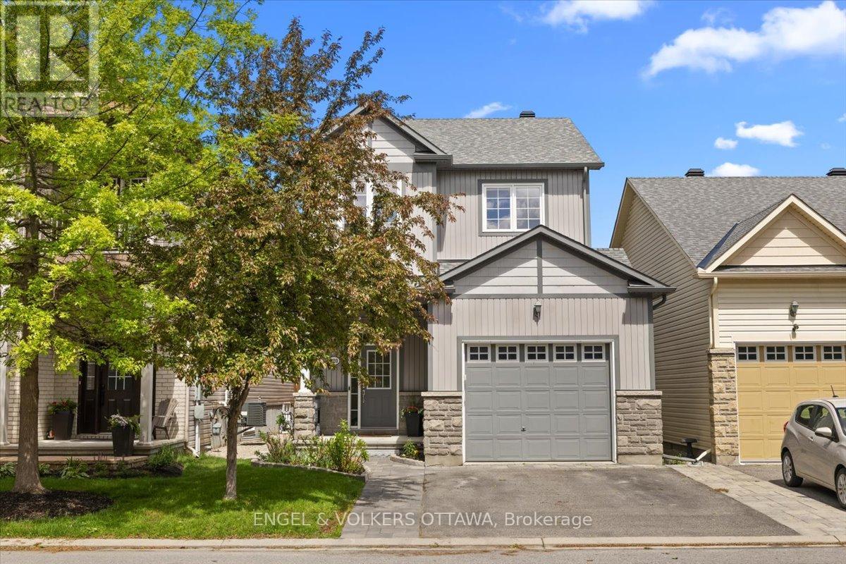 220 HARTHILL WAY, Ottawa, Ontario