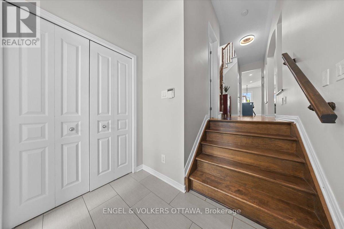 220 Harthill Way, Ottawa, Ontario  K2J 0P2 - Photo 4 - X13520904