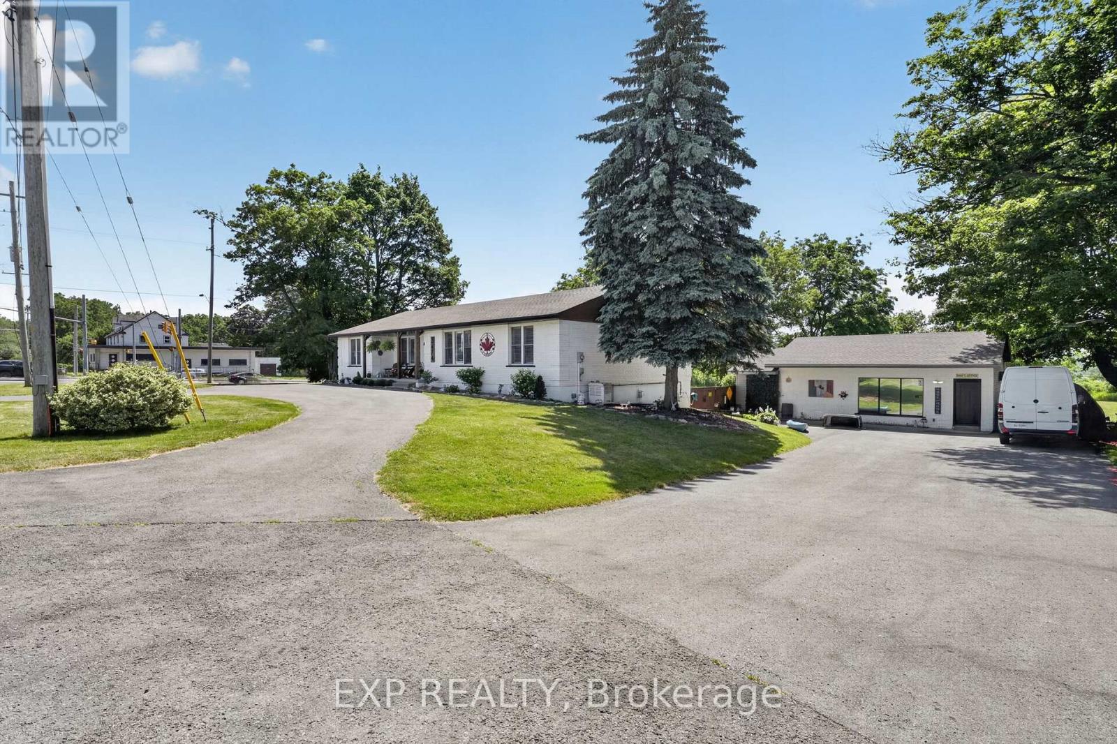 3474 Garrison Road, Fort Erie (Bertie Ridge), Ontario  L0S 1N0 - Photo 3 - X13520812