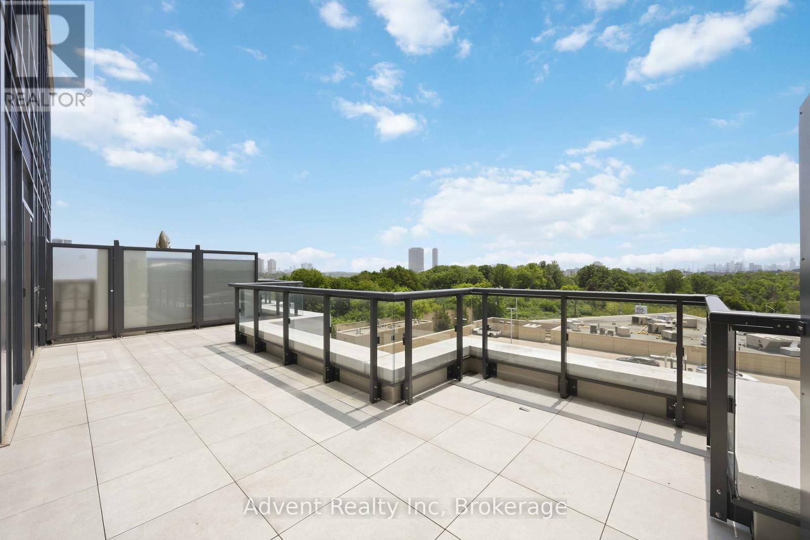 518 - 30 Inn On The Park Drive, Toronto, Ontario  M3C 0P7 - Photo 33 - C13520872