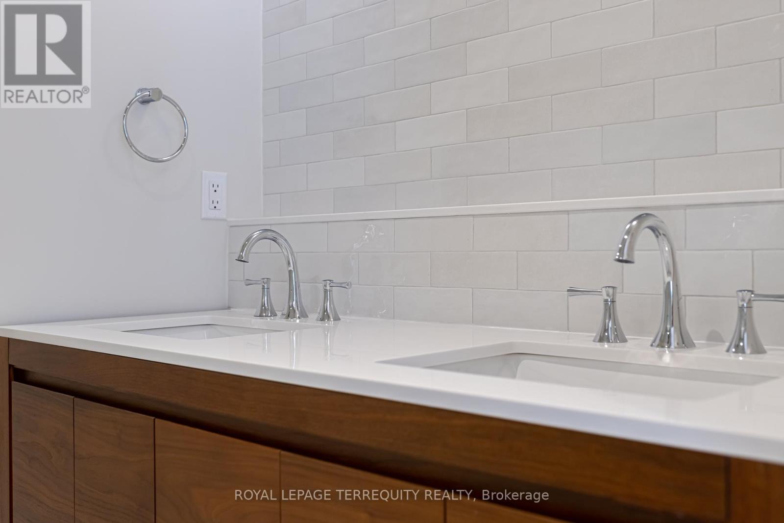 244 George Street, Toronto (Moss Park), Ontario  M5A 2N1 - Photo 21 - C13520876