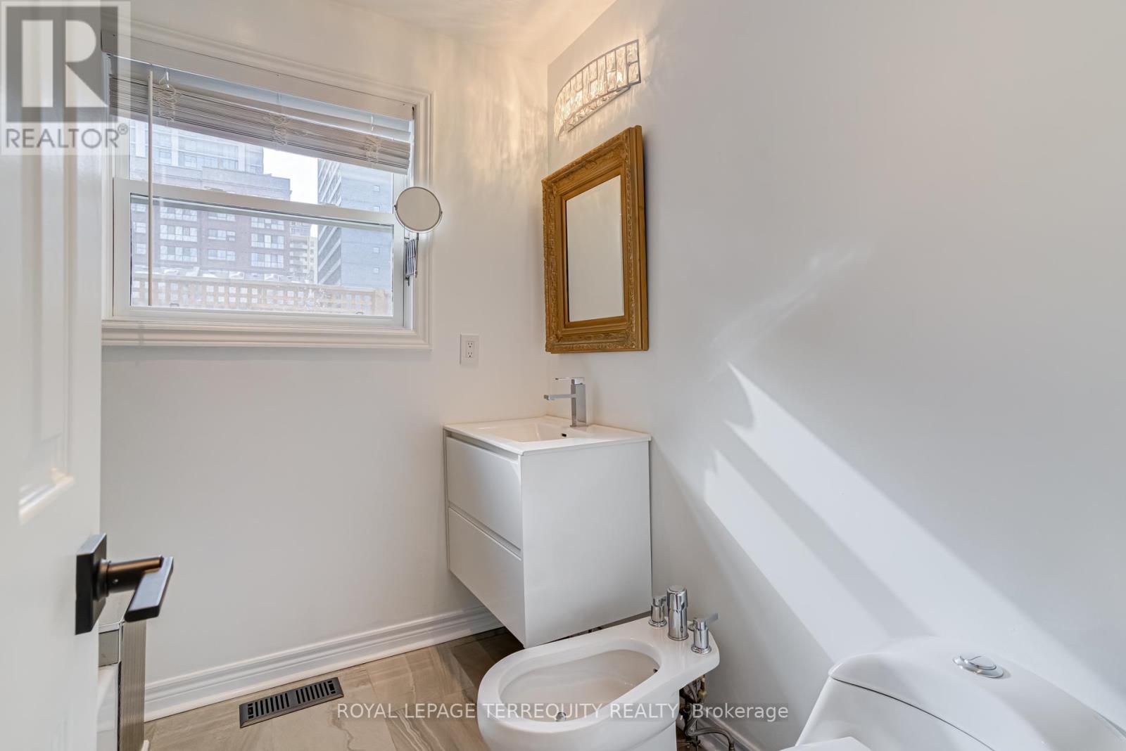244 George Street, Toronto (Moss Park), Ontario  M5A 2N1 - Photo 33 - C13520876