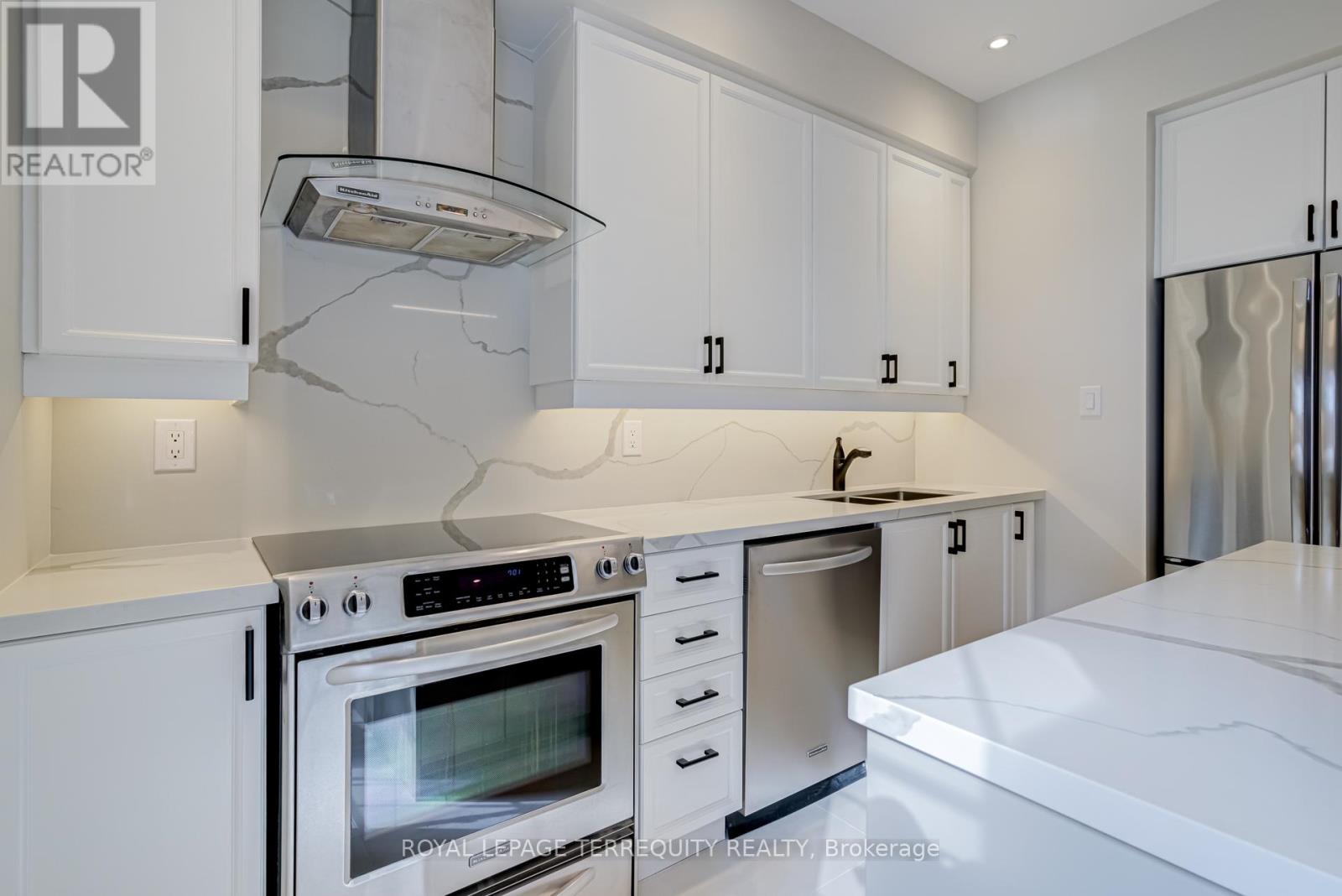 244 George Street, Toronto (Moss Park), Ontario  M5A 2N1 - Photo 5 - C13520876