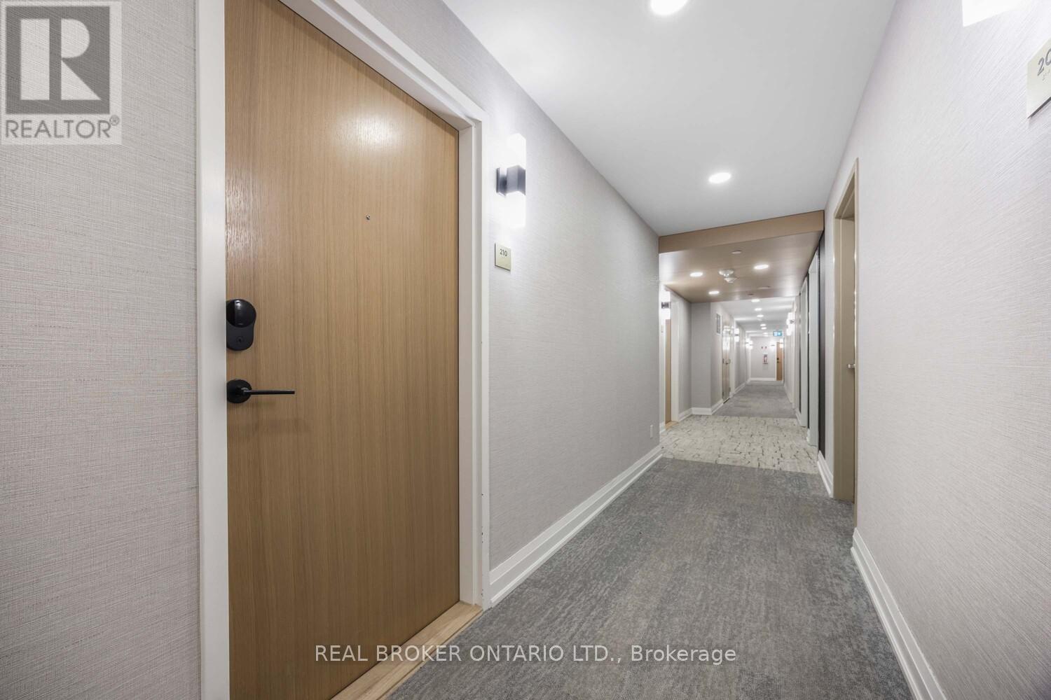 210 - 2369 Danforth Avenue, Toronto, Ontario  M4C 0B1 - Photo 3 - E13520816