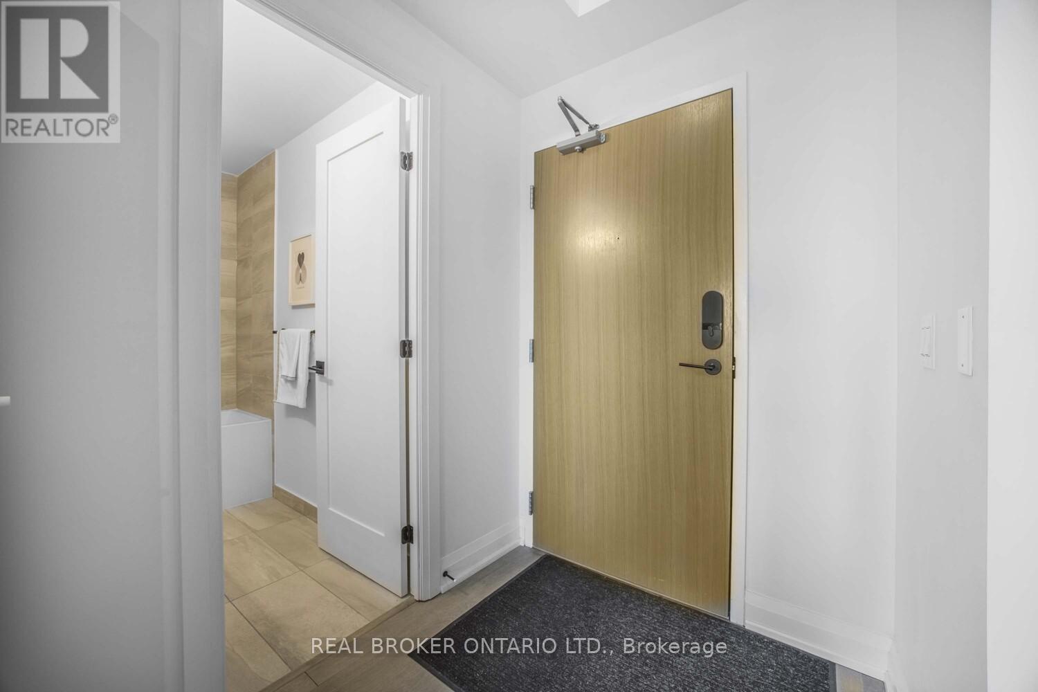 210 - 2369 Danforth Avenue, Toronto, Ontario  M4C 0B1 - Photo 4 - E13520816