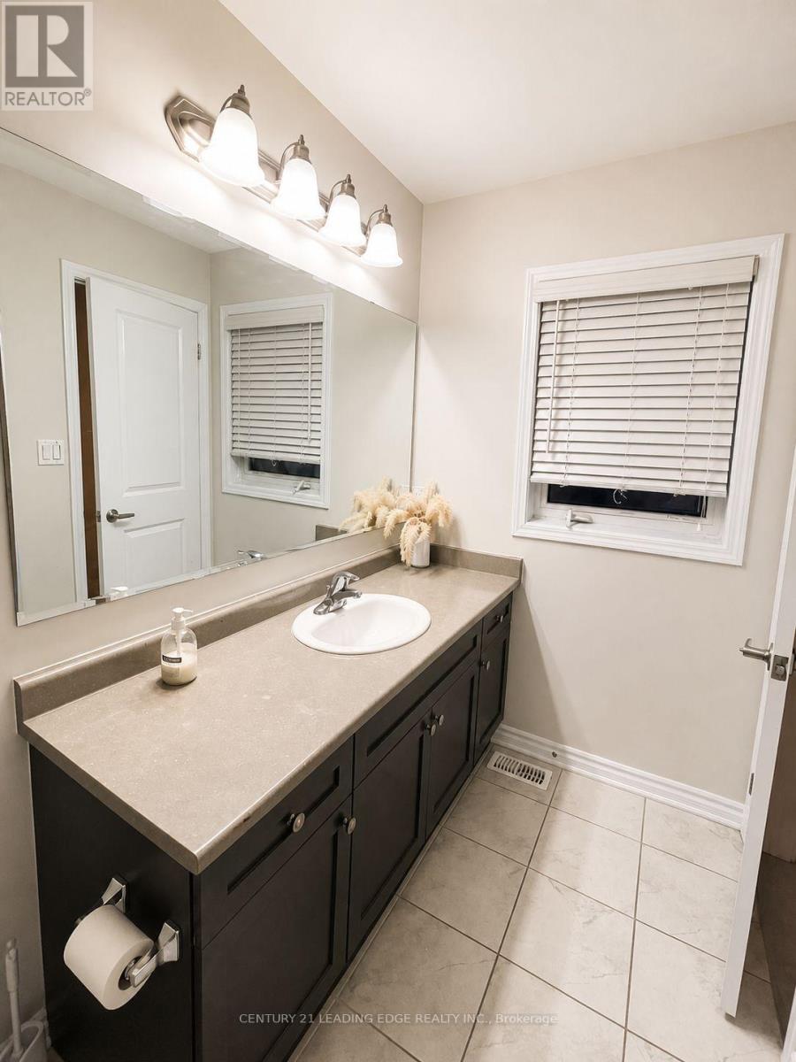 5 Fusilier Drive, Toronto, Ontario  M1L 0J4 - Photo 12 - E13520882