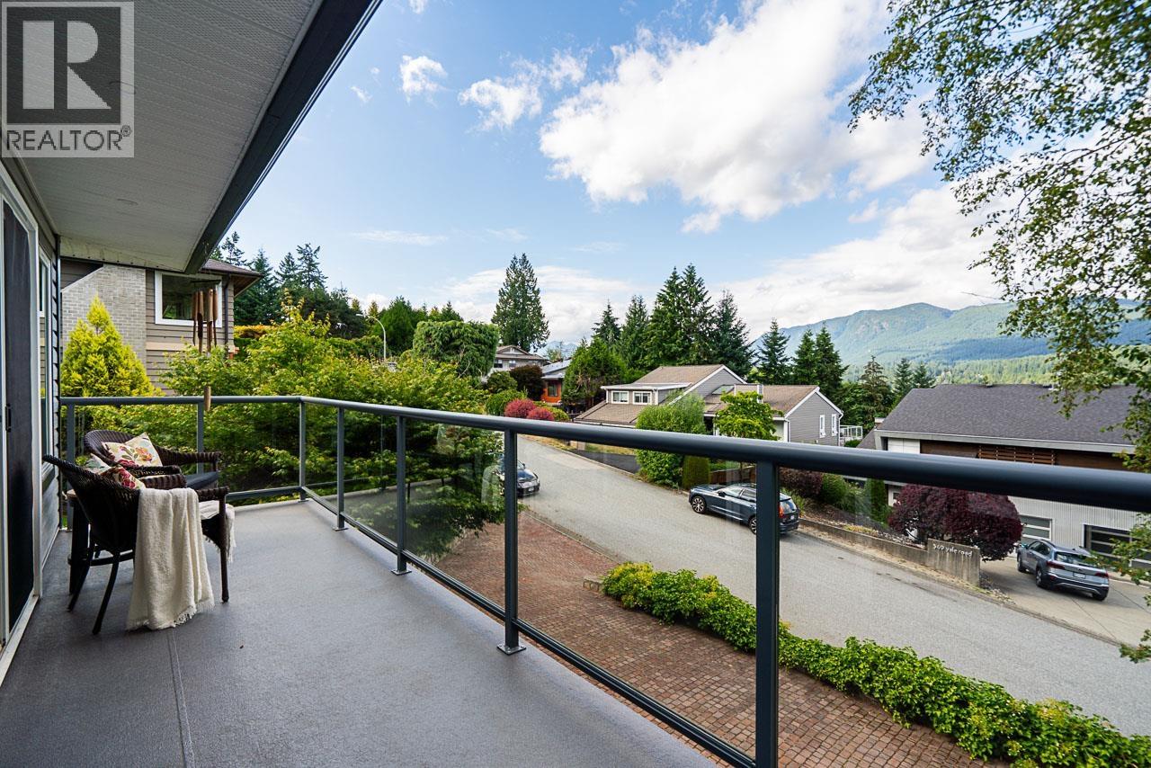 550 Yale Road, Port Moody, British Columbia V3H 3K3 - Photo 6 - R3142352